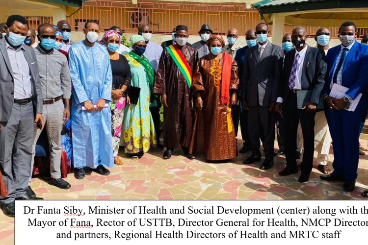 The MRTC-Parasito, an international malaria research program, based in Mali, ensures to carry out its actions in an inclusive manner, including by involving local communities and health policy makers. The MRTC-Parasito, considered as a center of excellence in Africa, is part of a number of projects to fight this disease. It is in this context and with the aim of capacity building and experience-sharing between scientists and health decision makers that the MRTC-Parasito and the National Malaria Control Prog